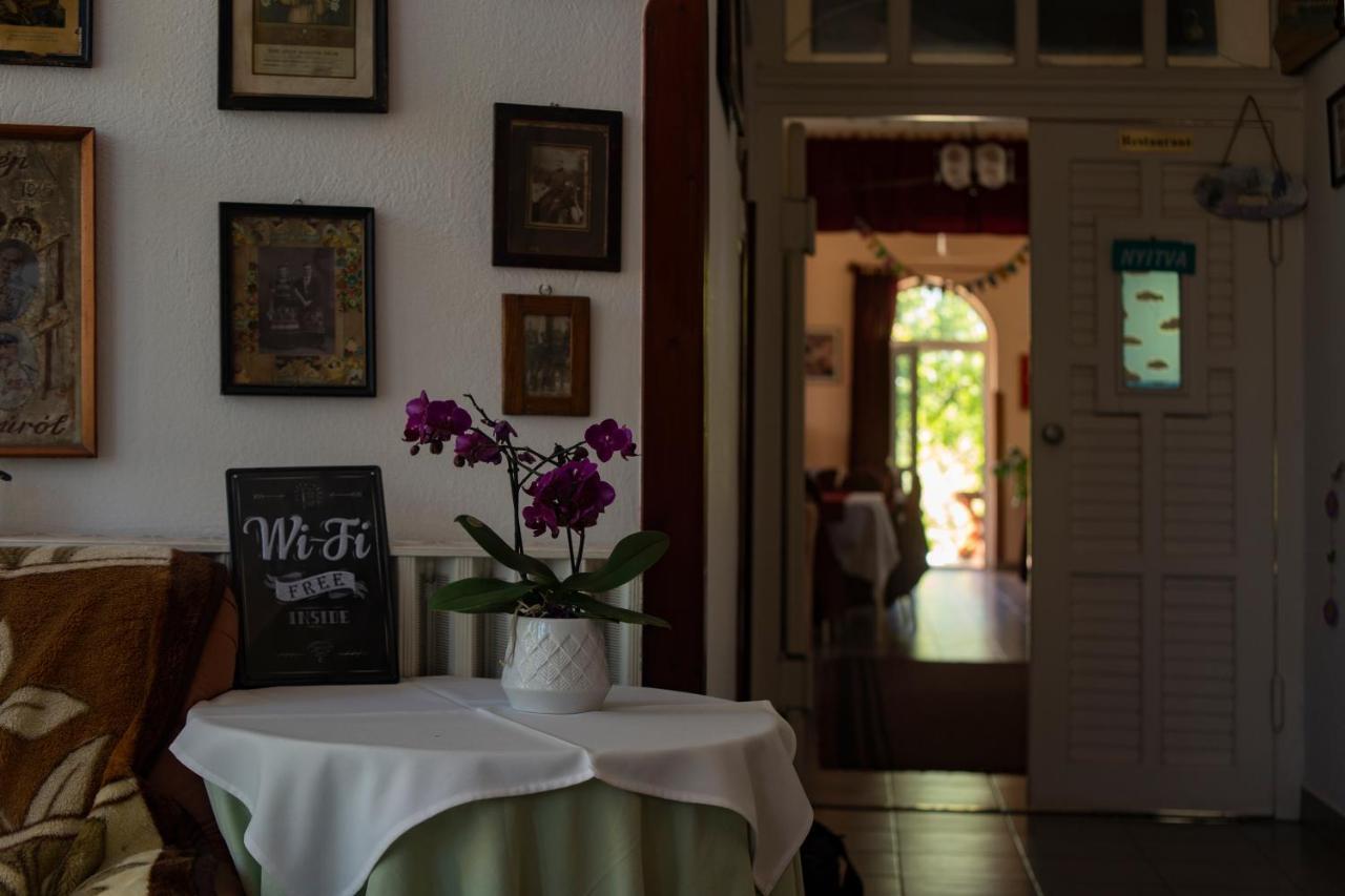 Alabástrom Panzió és Étterem Acomodação com café da manhã Bogács Exterior foto